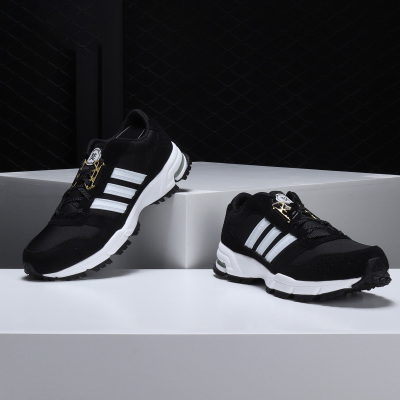阿迪达斯男子经典耐磨运动跑步鞋