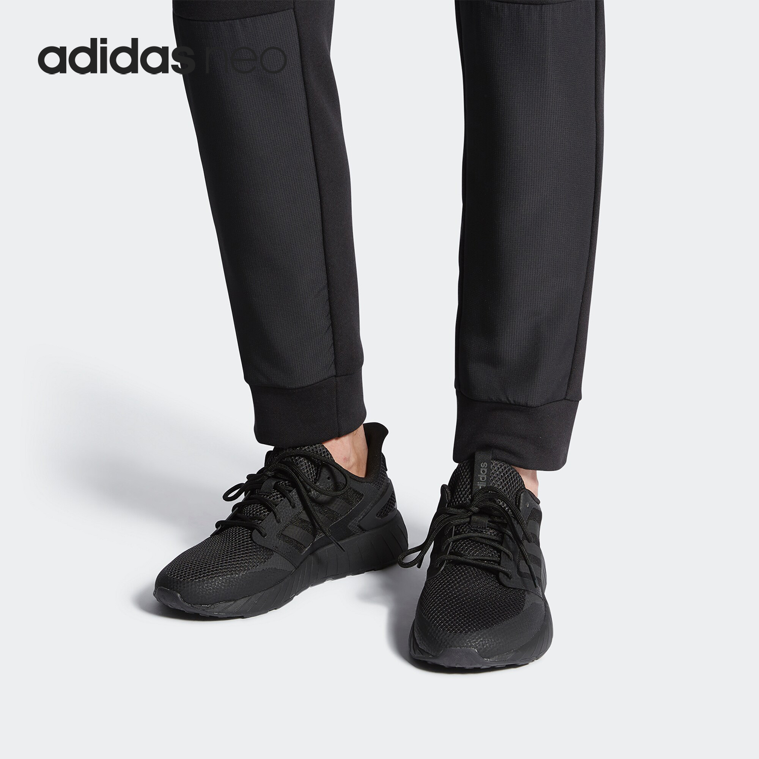 阿迪达斯网面清风运动男子休闲鞋