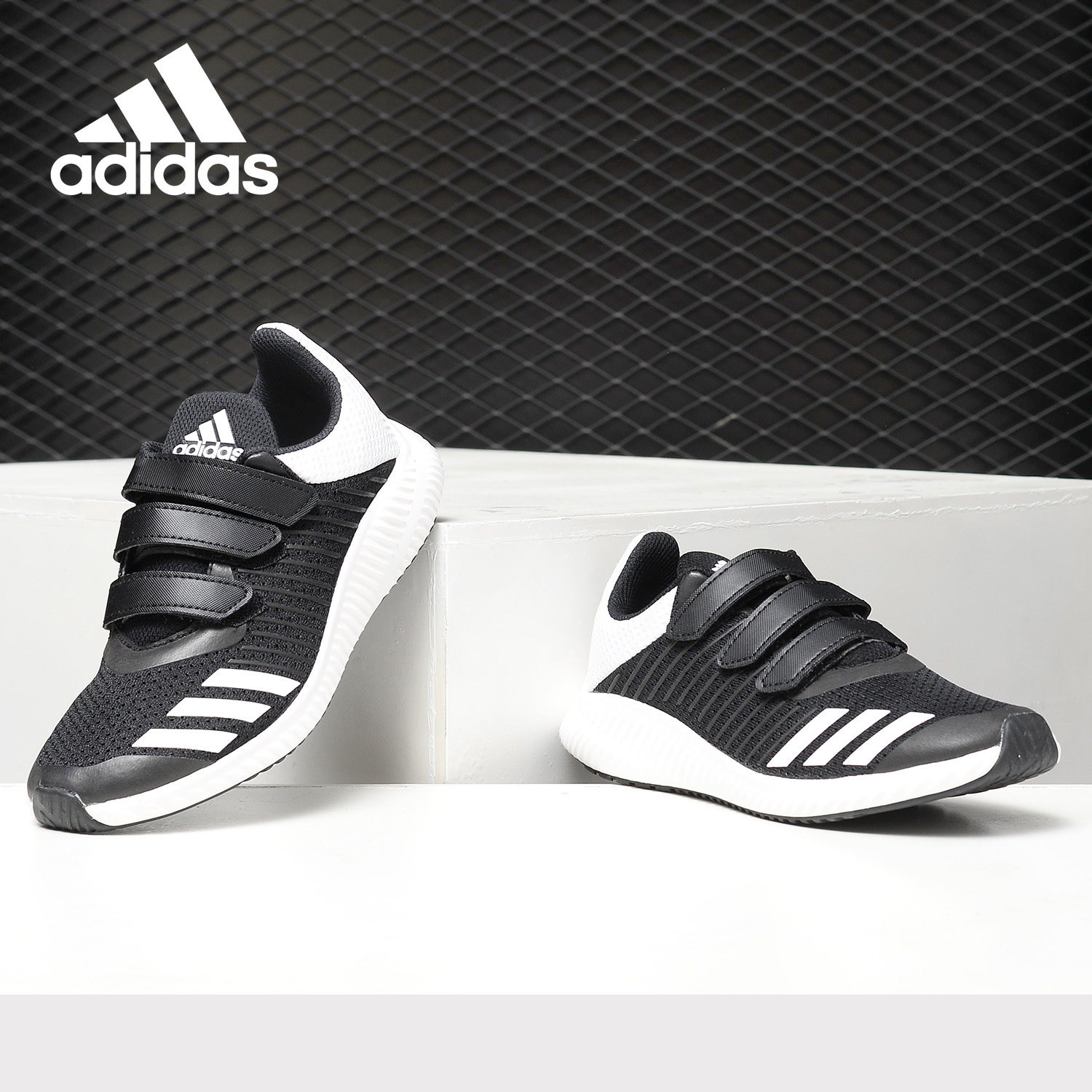 adidas阿迪达斯魔术贴运动鞋