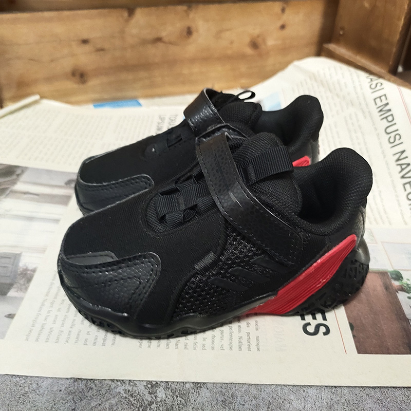 阿迪达斯儿童软底休闲运动鞋