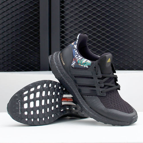 阿迪达斯UltraBOOST男女跑步鞋