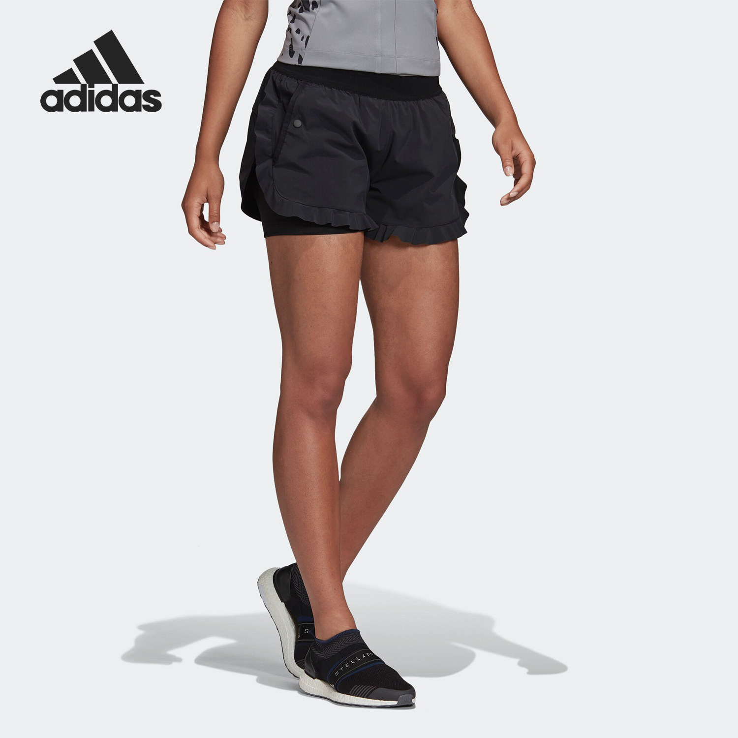 Adidas/阿迪达斯正品 当季女子运动舒适时尚休闲短裤 EA2157