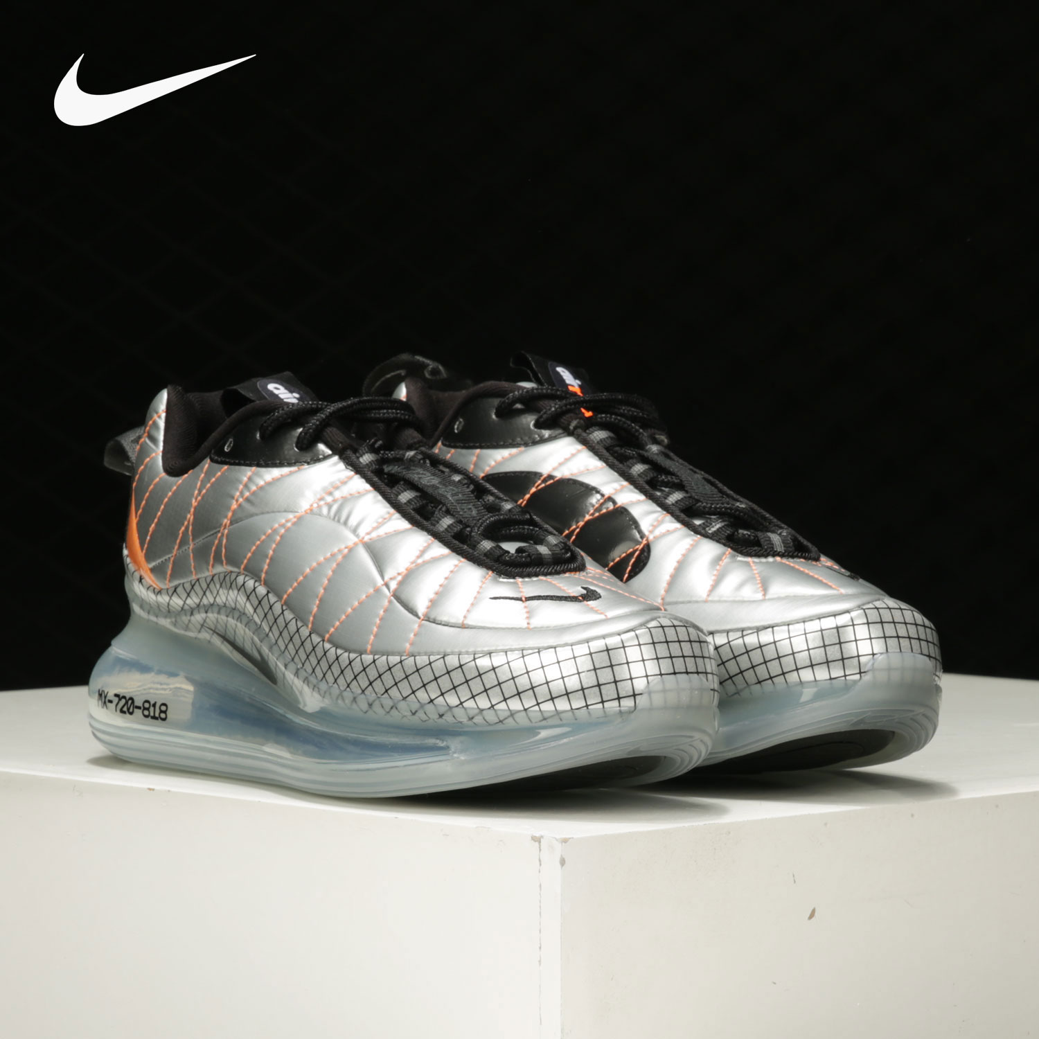 耐克AIRMAX720男女跑步鞋