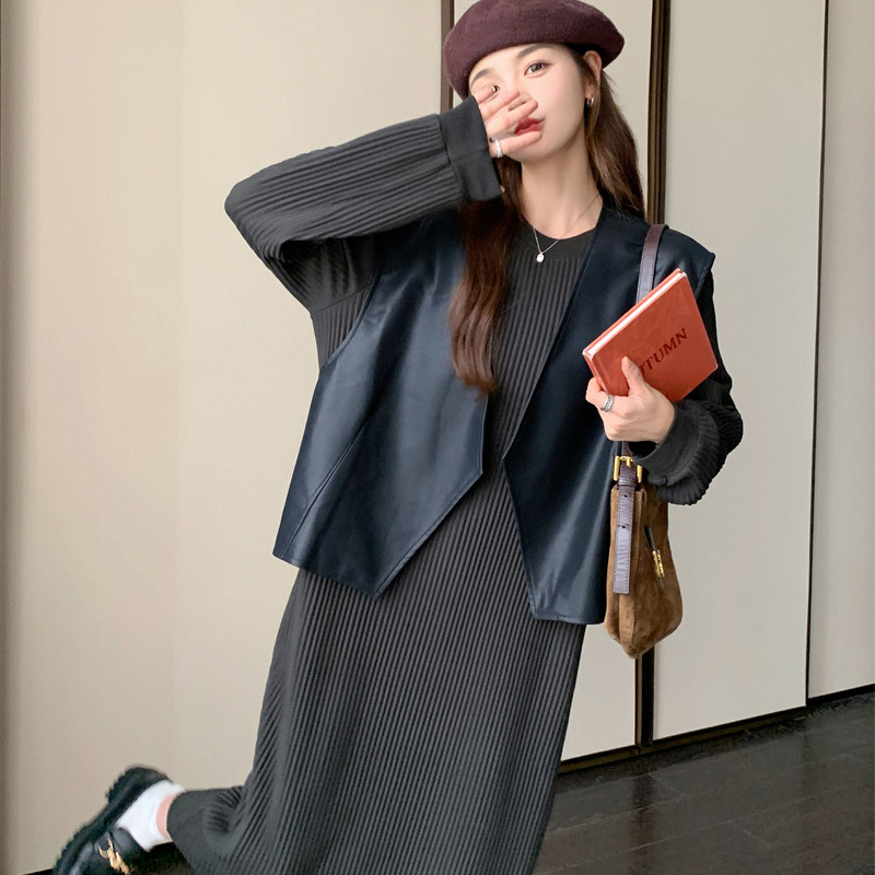 2025秋季新款超好看针织连衣裙套装女高级感黑色PU马甲浪漫两件套,女装职业装,浙宝267