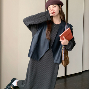 2025秋季新款超好看针织连衣裙套装女高级感黑色PU马甲浪漫两件套图片