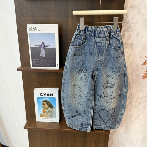 leomama女童印花牛仔裤2026春款女孩洋气时髦弯刀裤儿童宽松裤子