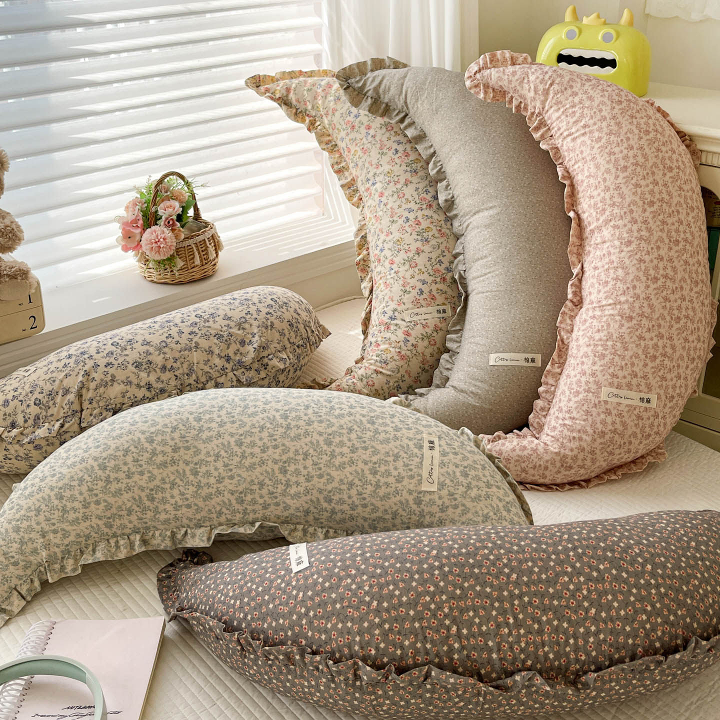 新款棉麻月牙抱枕可拆洗侧睡夹腿