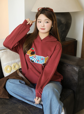 【年终清仓】DM100大码女装秋季休闲腊肠狗刺绣贴空气层连帽卫衣