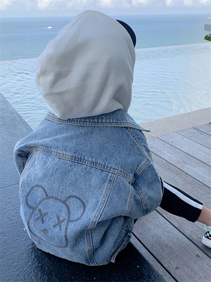 常规春秋季小翻领小熊外套