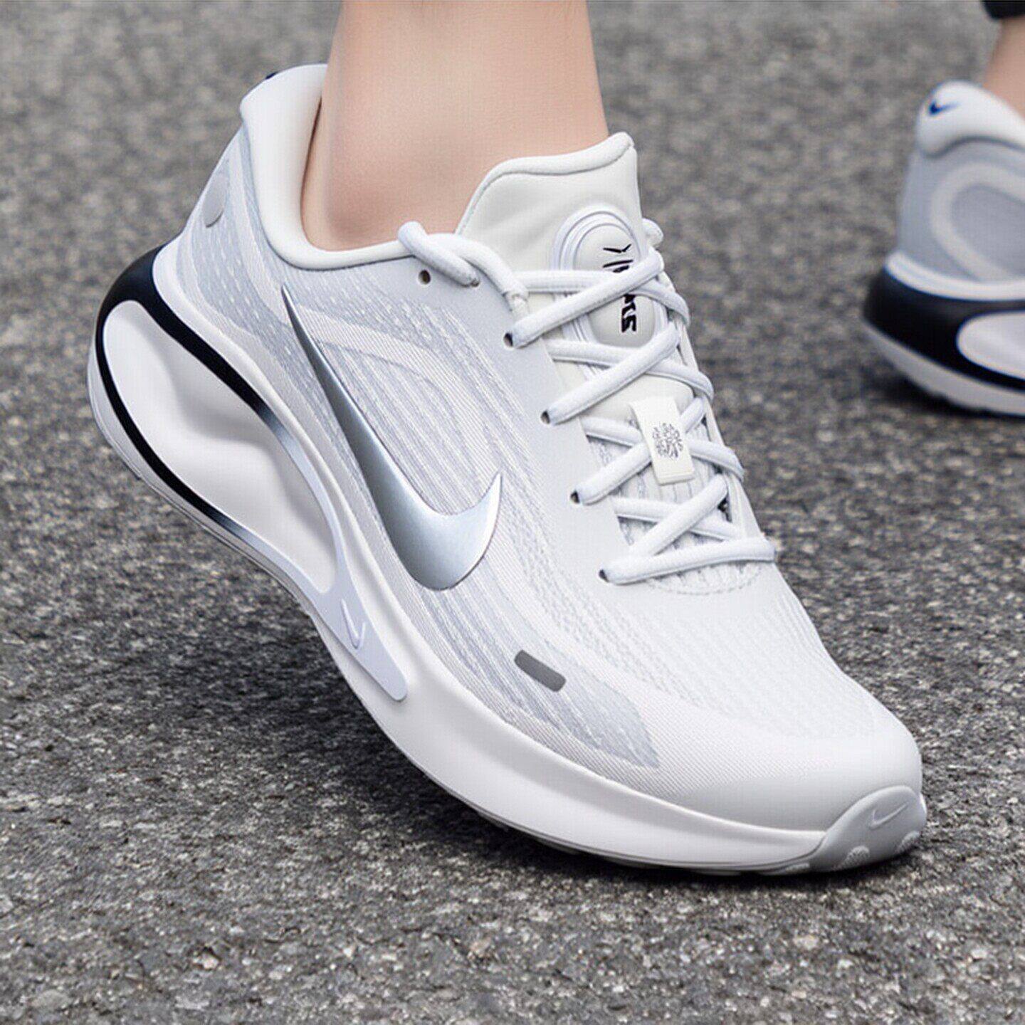 Nike耐克鞋子夏季新款跑