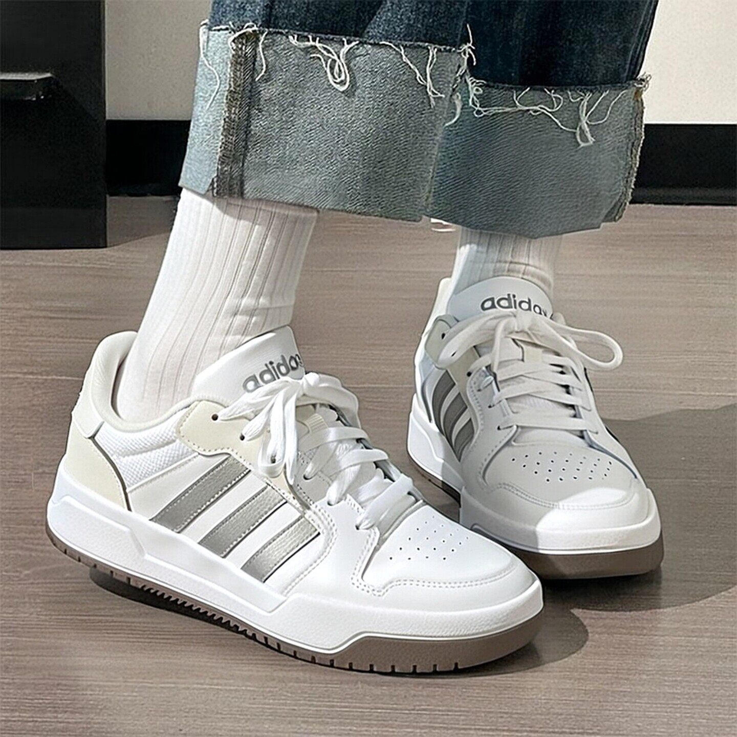 Adidas女鞋秋季新款皮面