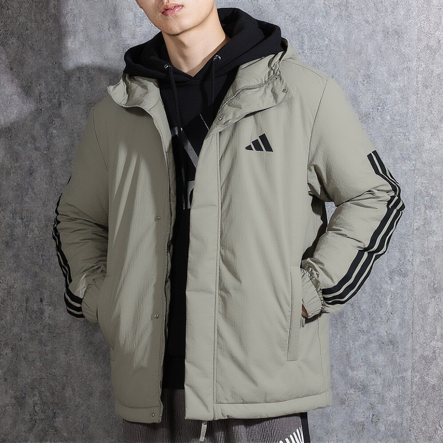 Adidas男士连帽运动棉衣