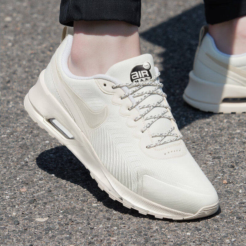 Nike耐克鞋子春季新款跑