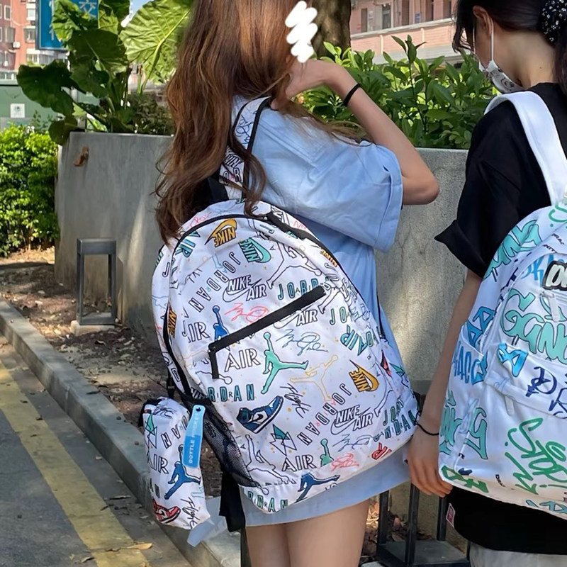 Jordan双肩包学生书包挂