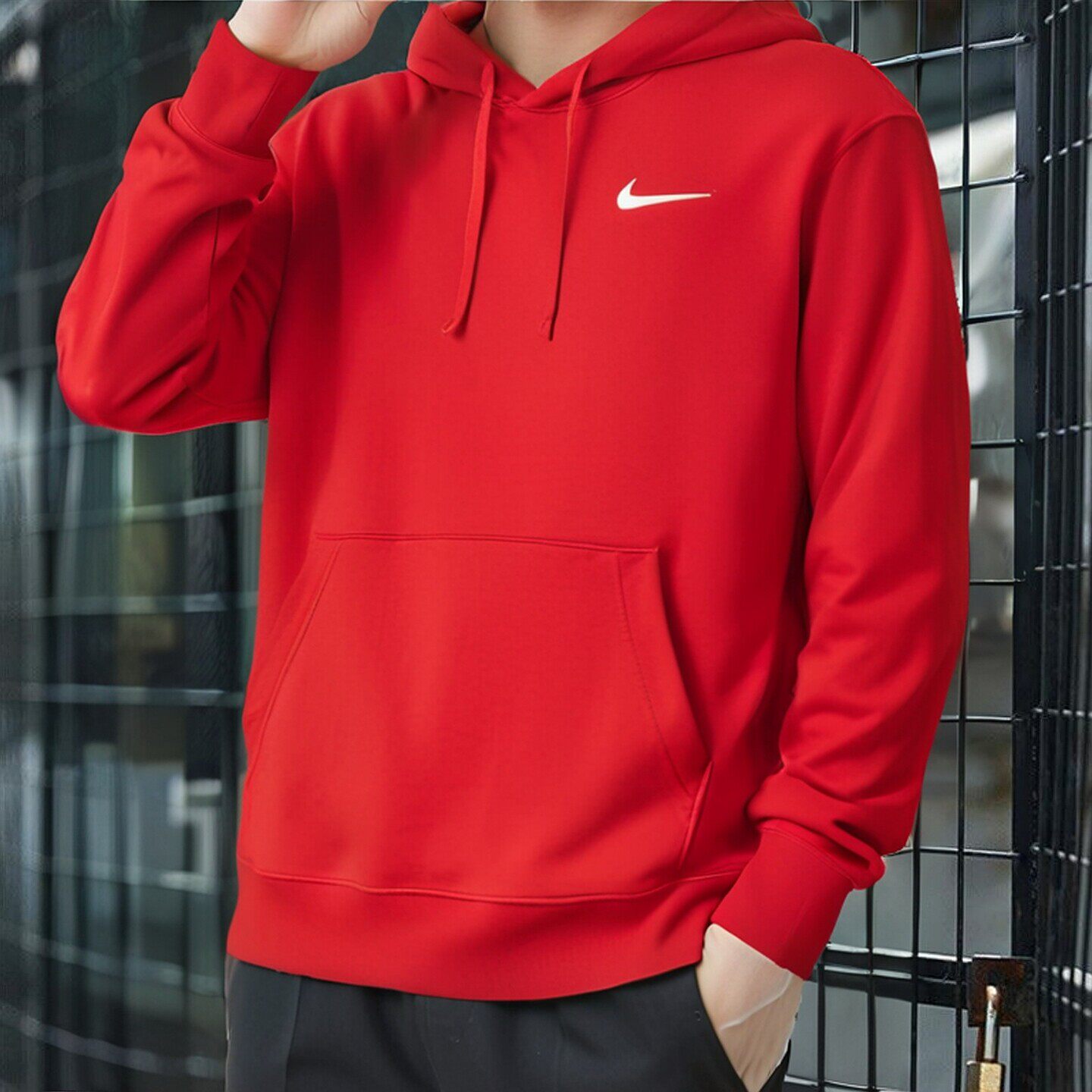 红色连帽卫衣Nike耐克针