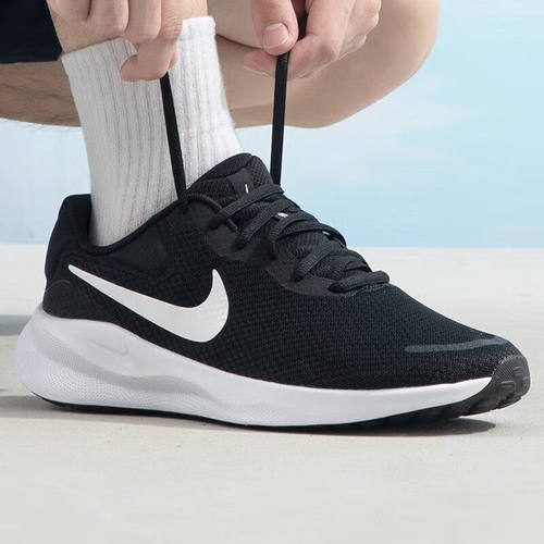 Nike耐克黑色软底跑步鞋
