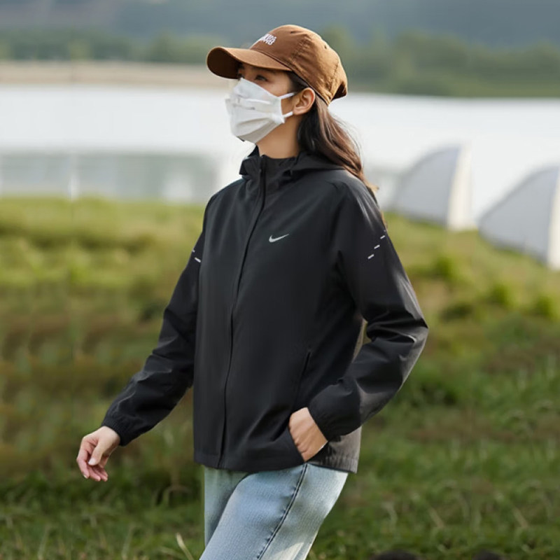 耐克女子防风衣2025秋季