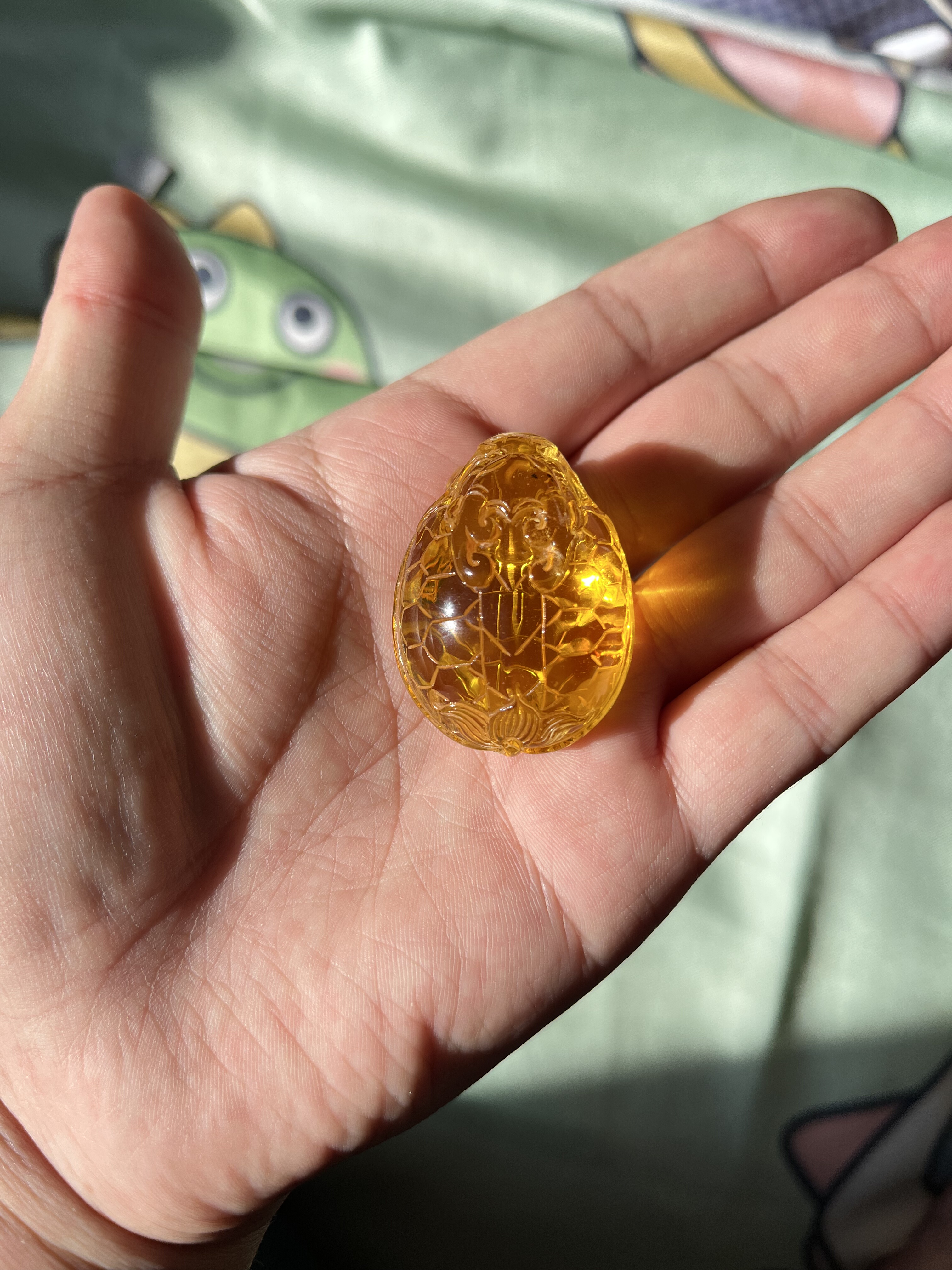 龙龟天然俄料琥珀纯手工雕刻摆件手把件文玩收藏珠宝透明鸡油黄