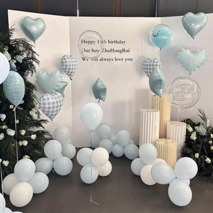 KT版背景墙布置蓝色可爱生日百天布置气球套餐拍照道具格子波浪心