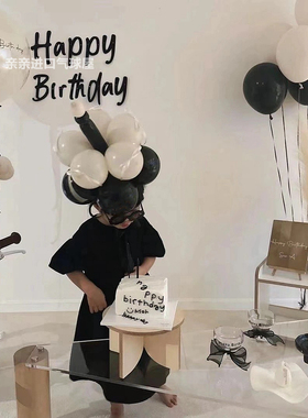 韩系儿童女孩生日派对气球黑色暮光白花束蛋糕装饰背景墙拉旗布置