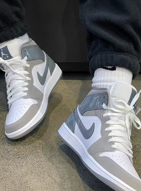 Air Jordan 1 mid AJ1 男款白灰色后跟漆皮中帮篮球鞋 HF3216-100