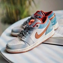 NIKE/耐克Air Jordan 1 AJ1蓝白防滑轻便低帮板鞋女款 FZ5045-091