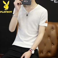 Белая футболка, V-образный вырез