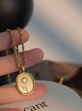 18K金复古法式向日葵个性钛钢毛衣链项链高级感百搭