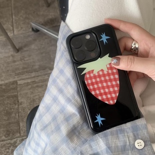 ins风草莓插画亚克力黑边磁吸适用苹果iPhone16promax手机壳1312pro小米1415Pro华为mate60p70三星S23防摔