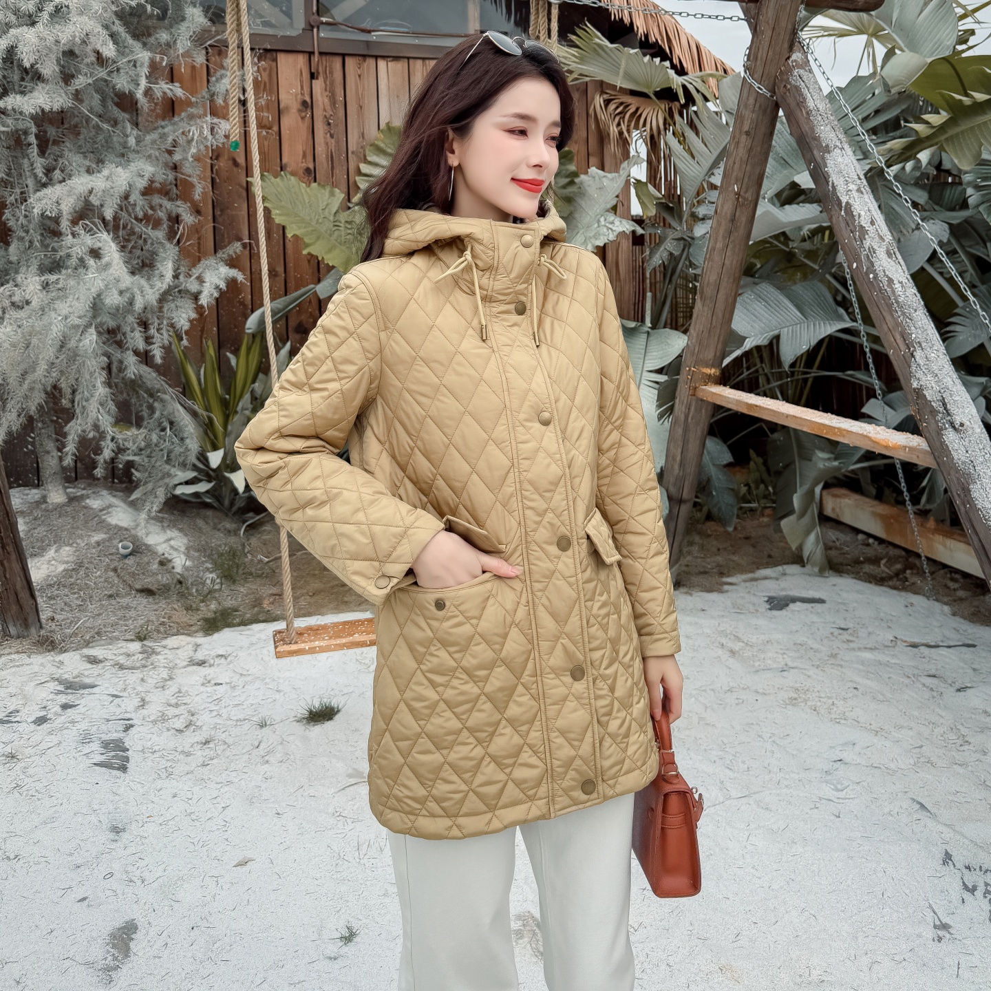 高品质经典菱格防寒中长款棉衣服