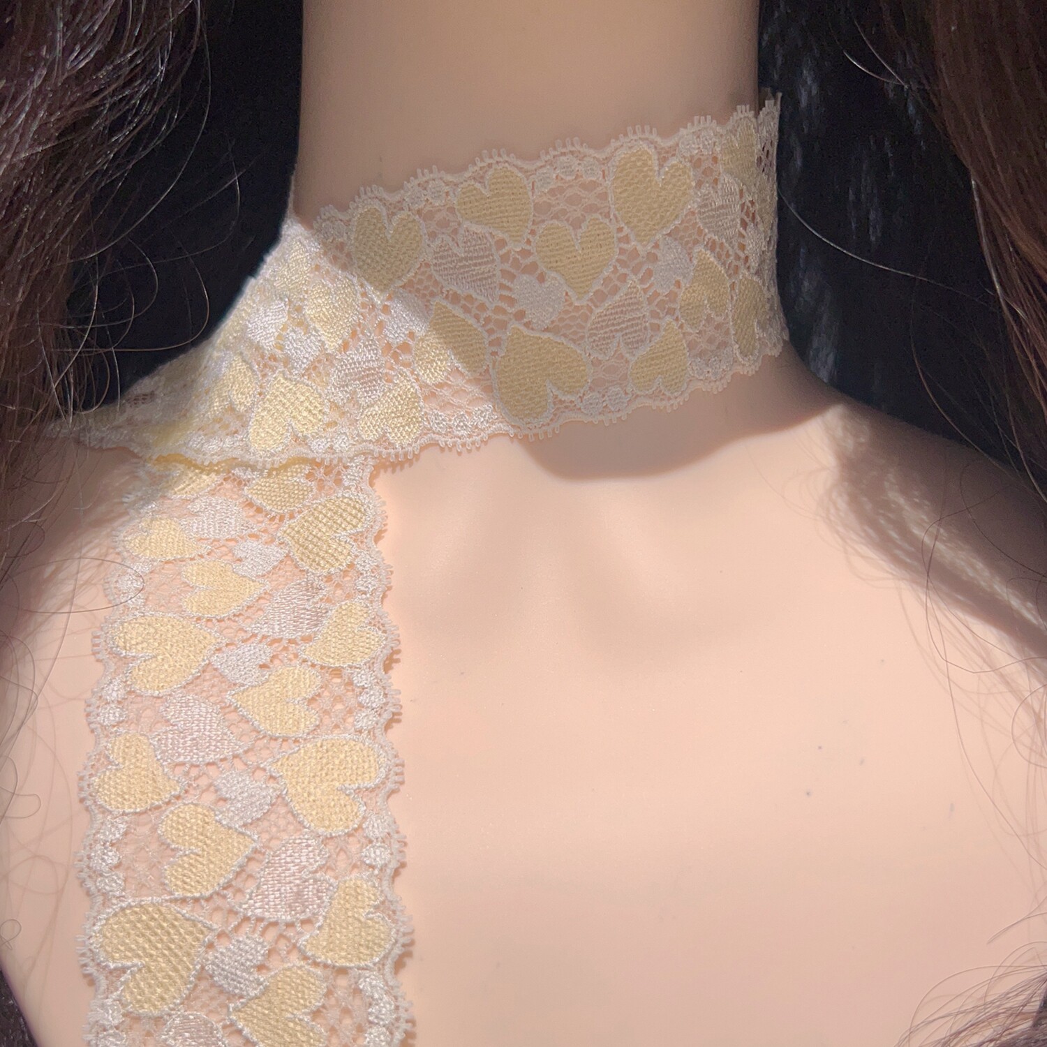 原创设计少女甜美仙气奶黄色爱心蕾丝窄飘带长款绑带项圈颈带项链