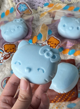 可爱kitty慢回弹玩具粘粘底湿软嫩薄荷解压发泄squishy捏捏乐面包