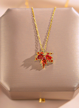 红红火火枫叶项链女精致锆石轻奢锁骨链钛钢时尚百搭感配饰品