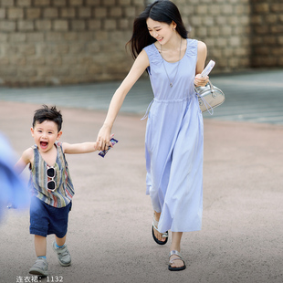 柒量一裁小个子夏日浅蓝无袖收腰连衣裙清新松弛通勤度假长裙1132