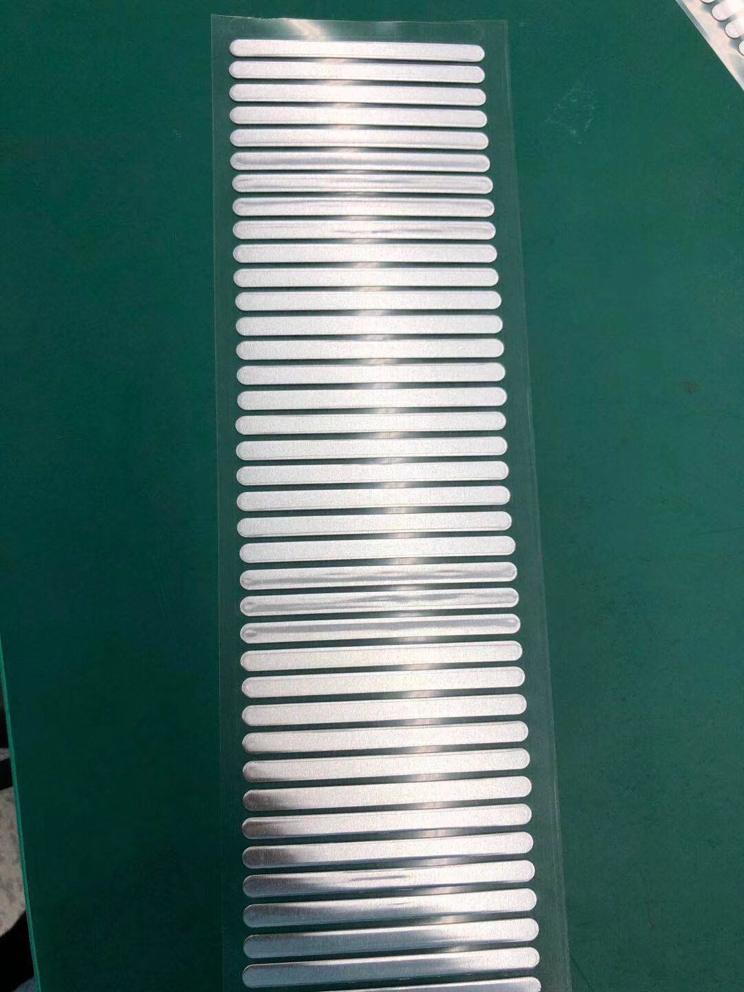 鼻梁铝条 铝扁条0.5X5X90mm 0.4X5X90mm 热熔胶铝条 3M双面胶铝条在类目 五金/工具, 铝型材, 工业用铝型材中 - 来自Buy2taobao.com提供专业的淘宝代购服务