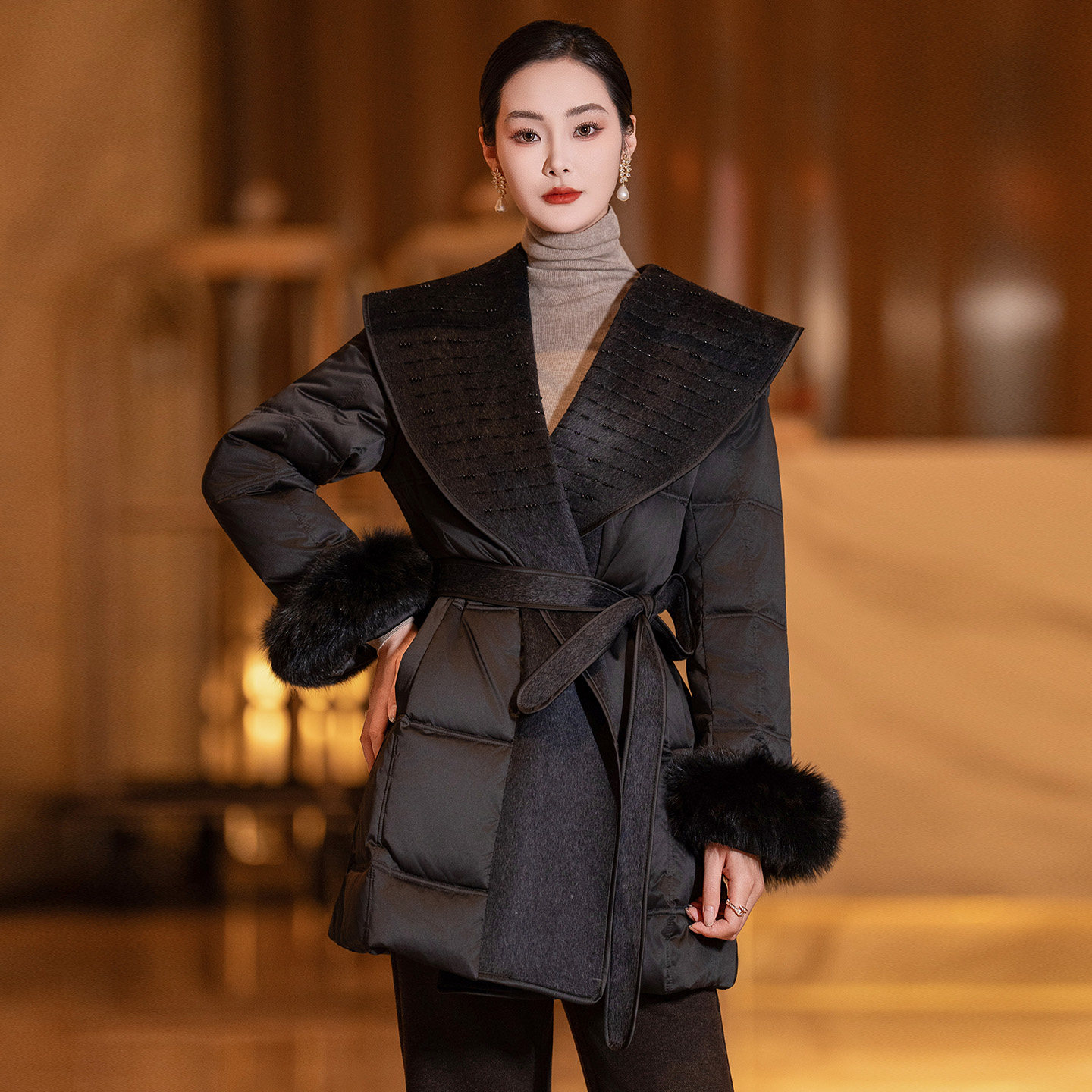 咖色羽绒服女冬季新款气质高级感收腰狐狸毛拼接修身白鸭绒外套女,女装/女士精品,羽绒服,淘宝优惠券,粉丝福利购,淘宝优惠卷