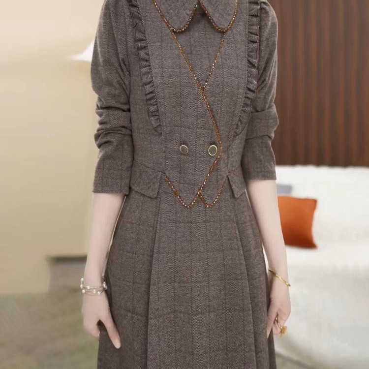 首尚格释2024秋季新品时尚高档品牌气质妈妈阔太太高贵洋气连衣裙