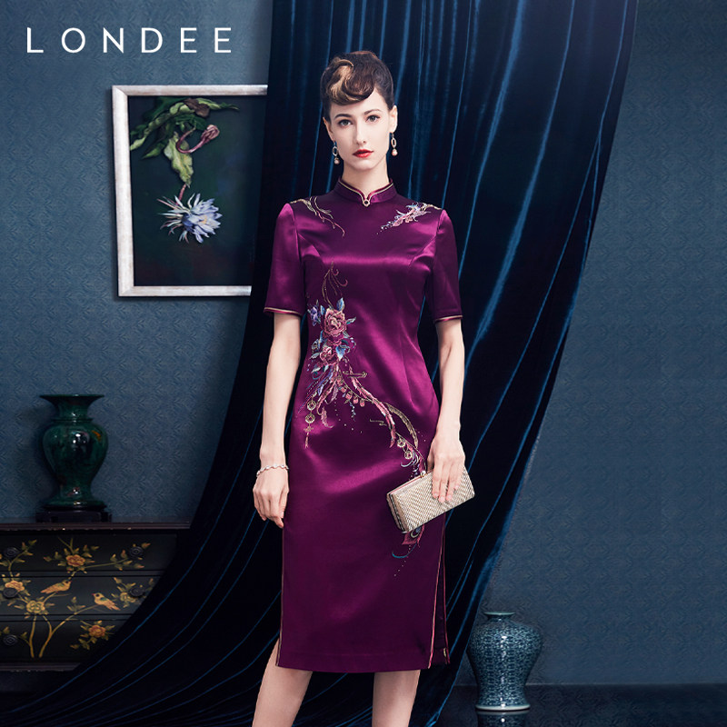 Londee/龙笛新中式优雅国风改良连衣裙高端紫缎面刺绣旗袍2T21291