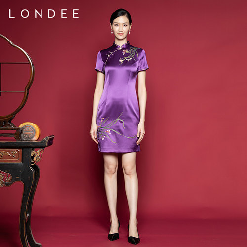 londee/龙笛绣花修身女旗袍
