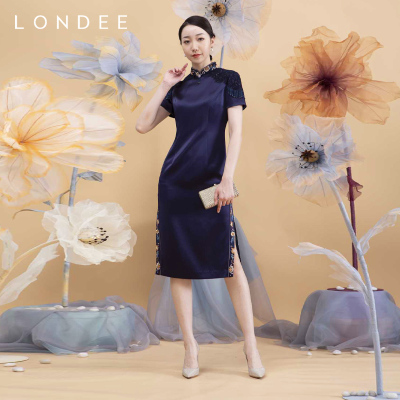 龙笛2021年秋冬款镂空蕾丝旗袍