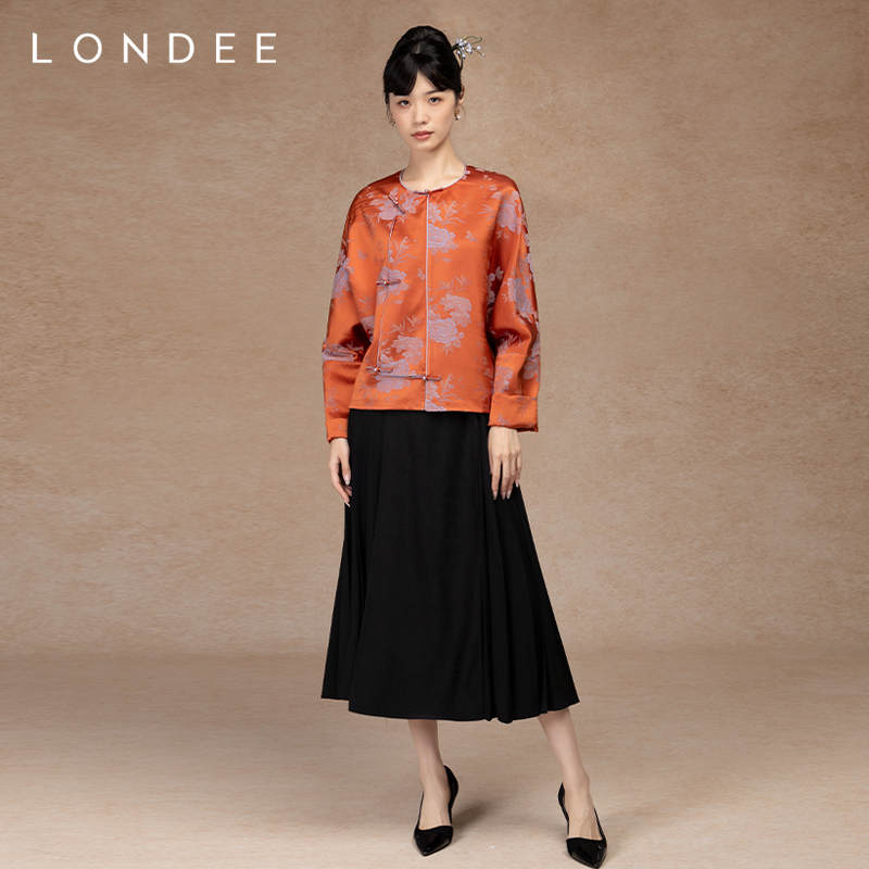 Londee/龙笛高端醋纤缎面上衣新款女装新中式国风盘扣外套5S25271