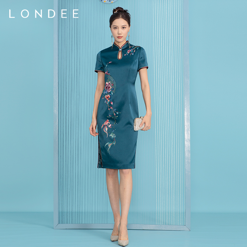 新中式刺绣醋酸缎面高档中长旗袍