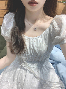 茶歇法式白色刺绣连衣裙女夏高级感复古气质收腰甜美仙女初恋长裙