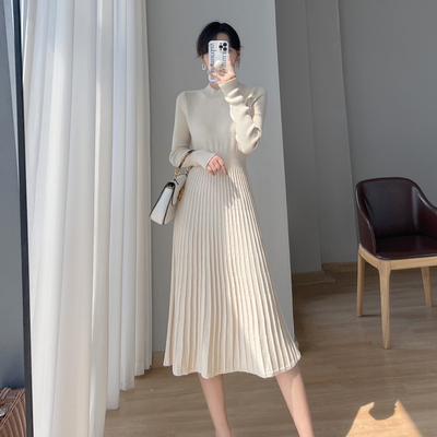 配大衣的内搭打底裙毛女秋冬