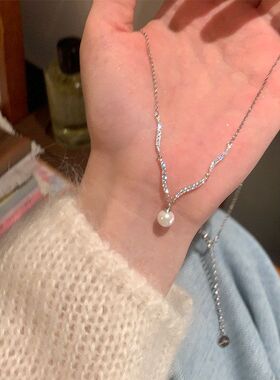气质女轻闪钻设计感锁骨时尚ins珍珠项链风精致批发链波浪奢小众