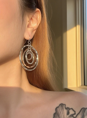 多层圆形镂空锤纹耳圈时尚小众设计高级感耳环独特夸张显脸小耳饰