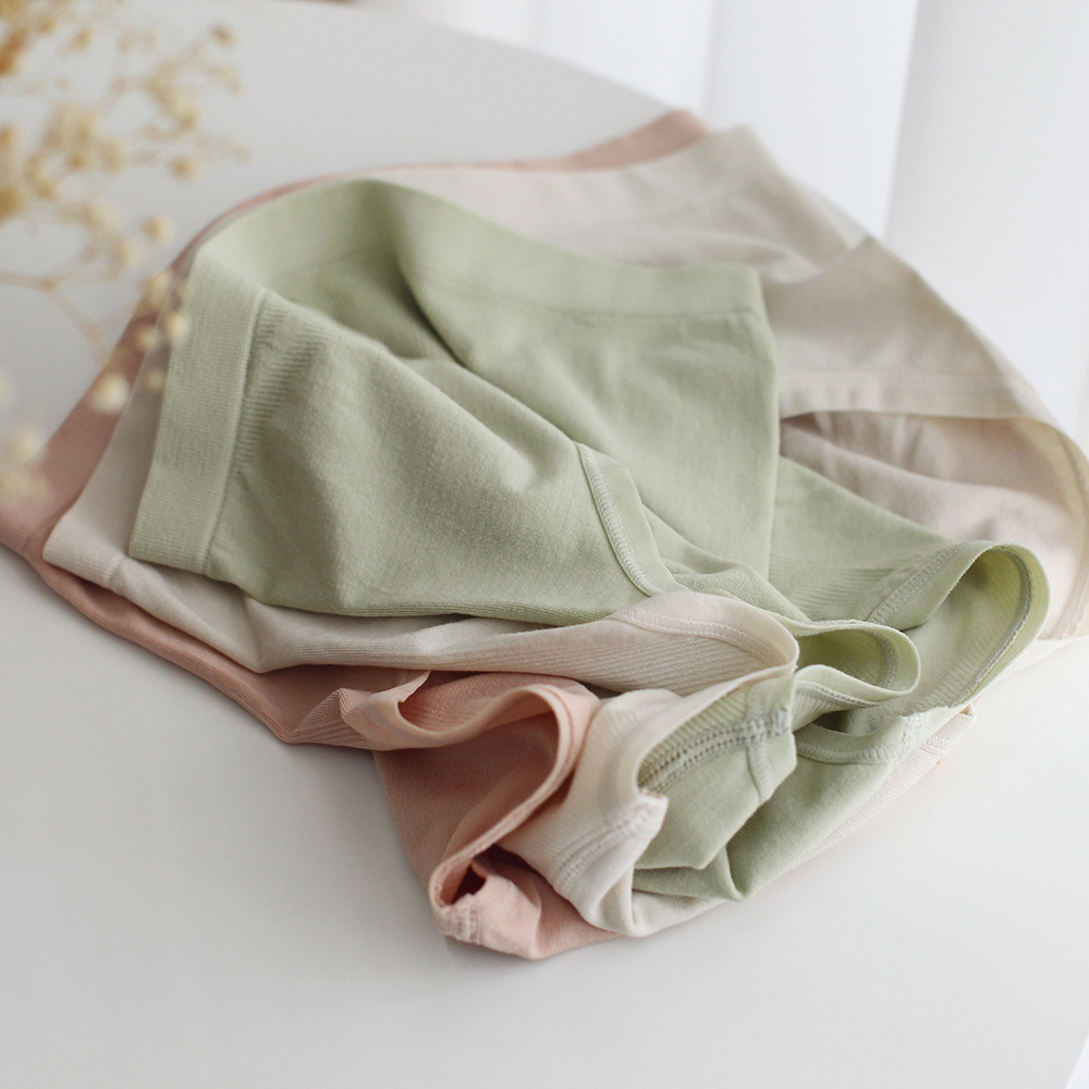 7245简约基础款淡雅纯色柔软细腻面料舒适感中腰女士三角内裤