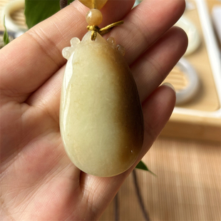 天然和田玉老玉无事牌吊坠一物一图岫岩黄白老黄玉平安无事牌挂件