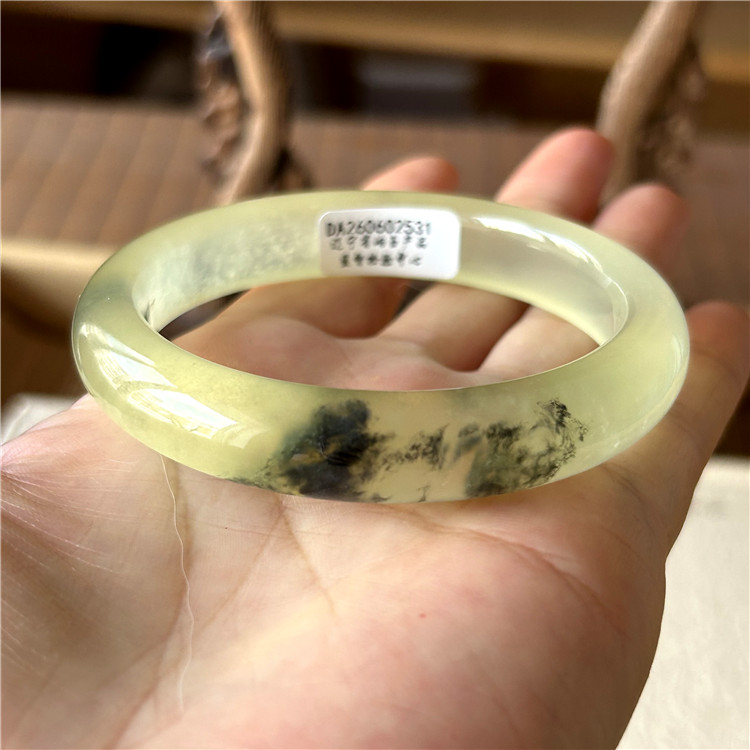 天然岫玉手镯女正品辽宁岫岩玉石圆条冰透a货水墨飘青花岫玉镯子