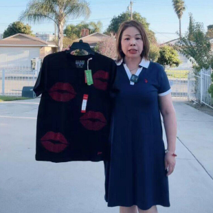 女款 T恤嘴唇亮钻 guess黑色短袖 Lisa姐姐美国直邮